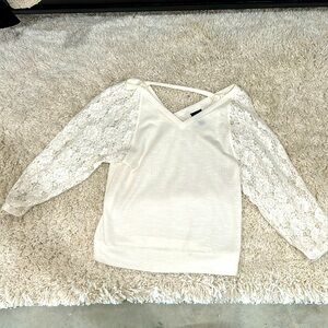 Buckle day trip sweater worn only a couple times.just not quite my style anymore